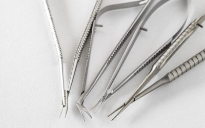 Surgical,Metal,Medical,Instruments,Ophthalmic,Scissors,,On,White,,Selective,Focus